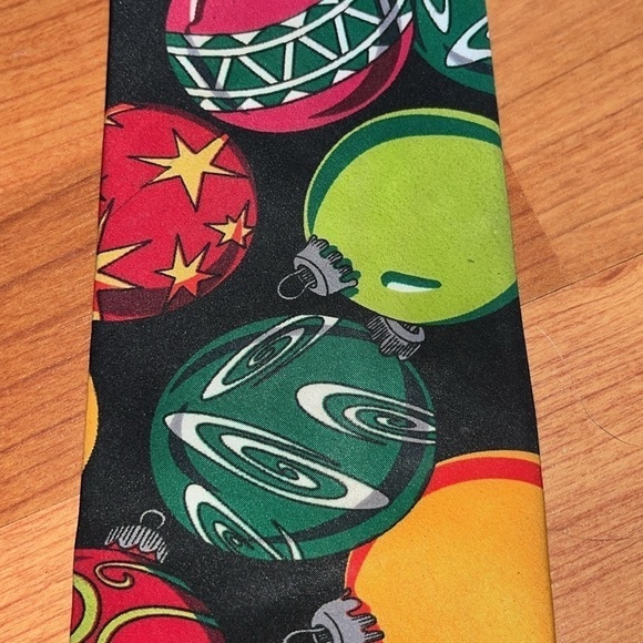 Handmade men’s holiday tie with pins - Picture 3 of 7